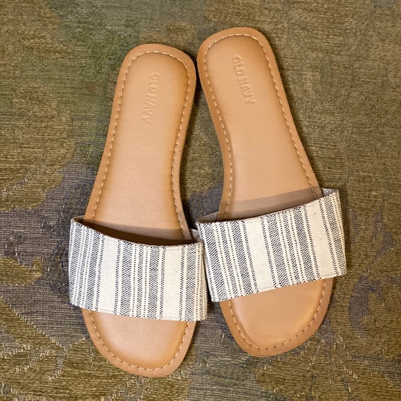 Old Navy Shoes - Fabric Slides